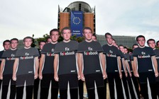 Facebook bị phạt hơn nửa triệu USD vì bê bối Cambridge Analytica