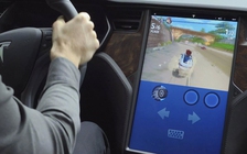 Xe Tesla hỗ trợ phát trực tuyến Netflix và YouTube