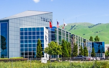 Tấm pin mặt trời của Tesla từng bốc cháy tại một nhà kho Amazon?