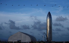 Tỉ phú Elon Musk muốn SpaceX coi Starship là ưu tiên hàng đầu