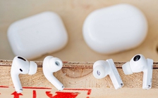 'So găng' tai nghe chống ồn FreeBuds Pro và AirPods Pro