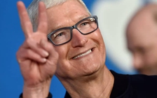 CEO Tim Cook nhận hơn 5 triệu cổ phiếu Apple trị giá 750 triệu USD