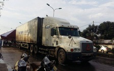 Xe container đâm xe máy, 1 người chết, 1 người bị thương