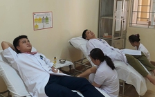 4 bác sĩ hiến máu, cứu sống sản phụ mắc bệnh hiểm nghèo