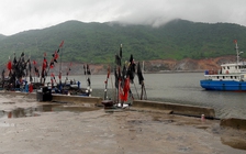 Người bán đá lạnh bị điện giật chết ở cảng Cửa Sót