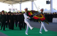 Người dân viếng Chủ tịch nước Trần Đại Quang tại quê nhà