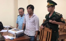 Bắt vụ 40.000 viên ma túy tổng hợp giấu trong 2 bình gỗ trang trí