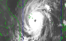 Dự báo thời tiết hôm nay 14.11.2020: Bão số 13 giật cấp 17 đang tiến vào miền Trung