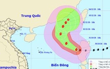 Bão số 7 giật cấp 14 tiến vào Biển Đông, biển động dữ dội