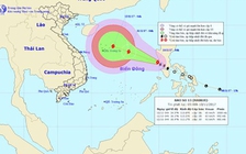 Bão số 13 gây gió giật cấp 12 trên Biển Đông