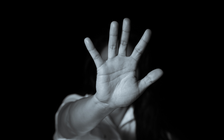 Vụ 'những cô gái Tây tố bị sàm sỡ ở Hồ Tây': Mức phạt thế nào?