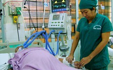 Cứu sống người bụng to như trống mang khối u xơ nặng gần 4 kg