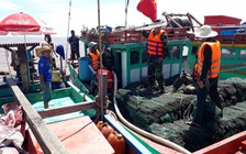 Cứu hộ thành công tàu cá bị chìm trên biển cùng 4 ngư dân