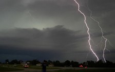 Đi thăm đồng, một thanh niên bị sét đánh tử vong