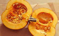 Ngày mới với tin tức sức khỏe: Ăn bí đỏ, người tiểu đường lưu ý điều này