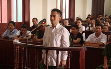 Giết vợ trên giường ngủ bị kết án chung thân, tiếp tục cứa cổ bạn tù