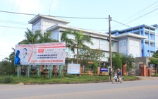 Trung tâm phòng, chống HIV/AIDS Quảng Trị mua thiết bị y tế 'ảo'