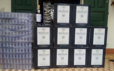 Thấy đội đặc nhiệm, bỏ lại 60 chai rượu, 1.000 gói thuốc lá lậu chạy vào rừng