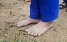 Chuyện những đôi chân trần trong giá lạnh khắc nghiệt vùng cao