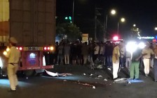 Xe máy chở 3 va chạm xe đầu kéo, 1 người tử vong