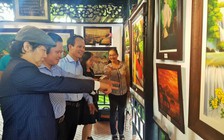 Cuộc triển lãm tranh đầy xúc động của chàng trai khiếm thính