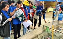 Hơn 1.000 học sinh được “dạy” cách trồng rau, nuôi cá, may vá, sửa xe...