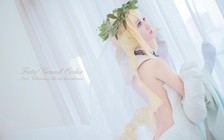 Cosplay tiểu thư Nero Claudius khoe lưng thon, trắng nõn trong Fate