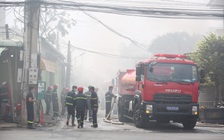 Tây Ninh: Cận cảnh nỗ lực dập tắt đám cháy lớn trong khu dân cư Hòa Thành
