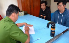 Anh em cho vay nặng lãi tấn công cha con vay nợ bằng hơi cay