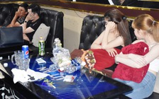 Hot girl sử dụng ma túy ở karaoke xứ dừa