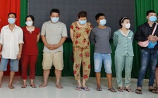 Tóm 'nữ quái' đang say sưa trên chiếu bạc miệt vườn