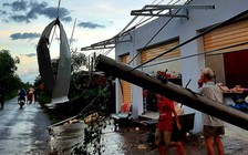 Vòi rồng 'khủng' xuất hiện ở Bến Tre làm 142 căn nhà bị sập, 8 người bị thương