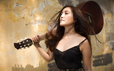 Hồ Bích Ngọc ra mắt album trước khi định cư nước ngoài cùng chồng