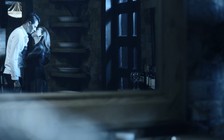 Hoàng Thùy Linh khóa môi Vĩnh Thụy trong MV mới