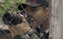 Tim hôn bạn diễn say đắm trong 'Paparazzi'