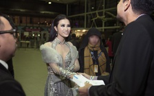 Đông Nhi diện áo dài cách tân trên thảm đỏ EMA 2016