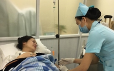 Nhật Kim Anh ngất trên máy bay, phải nhập viện cấp cứu khi về nước