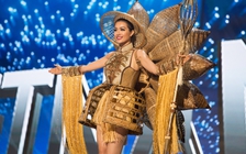 Lệ Hằng bị chuột rút trước khi trình diễn trang phục dân tộc