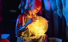 Tóc Tiên gây sốc với hình ảnh trọc đầu trong MV mới