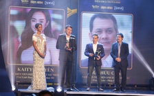 H'Hen Niê trao giải Nam diễn viên điện ảnh xuất sắc nhất cho NSƯT Hữu Châu