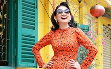 NSƯT Mỹ Uyên sành điệu với áo dài xưa