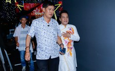 Phước Sang chống gậy vẫn tái xuất sân khấu vì Hà Linh