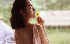 'Bà mẹ hai con' Phạm Quỳnh Anh 'đốt mắt' với lưng trần gợi cảm