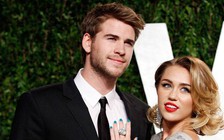 Miley Cyrus và Liam Hemsworth tay trong tay