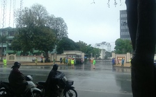 Người nhà bị hại tập trung trước UBND tỉnh đòi xử án