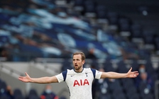 Vừa tuyên bố ở lại, Harry Kane ghi 2 bàn cho Tottenham