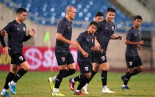 Thái Lan lo lắng tập trong mưa to lạnh buốt tại Mỹ Đình