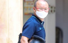 HLV Park Hang-seo nghe phê bình để tìm "bài" mới cho tuyển Việt Nam