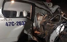 Xe cứu thương va chạm với xe máy, 3 người chết, 3 người bị thương