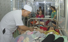 Tạm ngừng hoạt động 2 cơ sở nấu tiệc cưới nghi gây ngộ độc thực phẩm